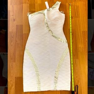 Never wore it. Tag on.